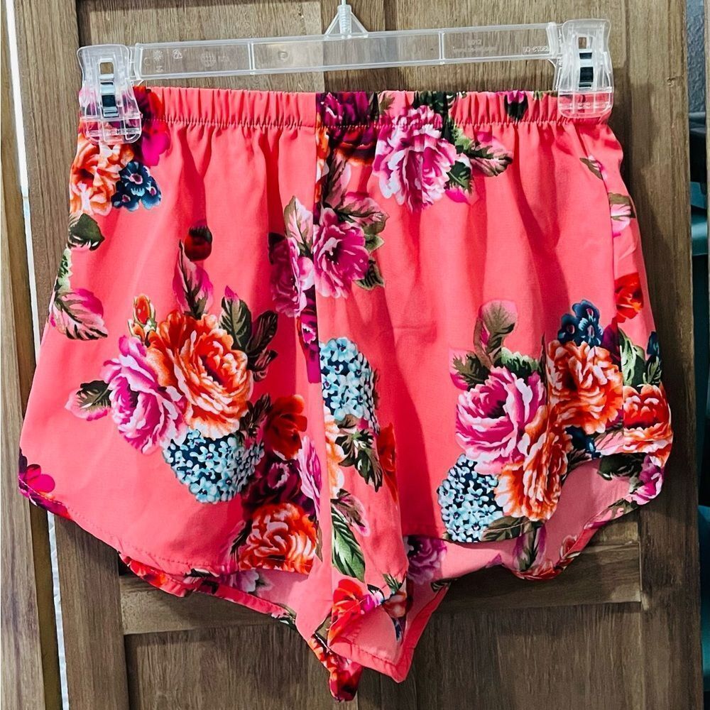 NWOT Ambience Apparel silk-like floral shorts.